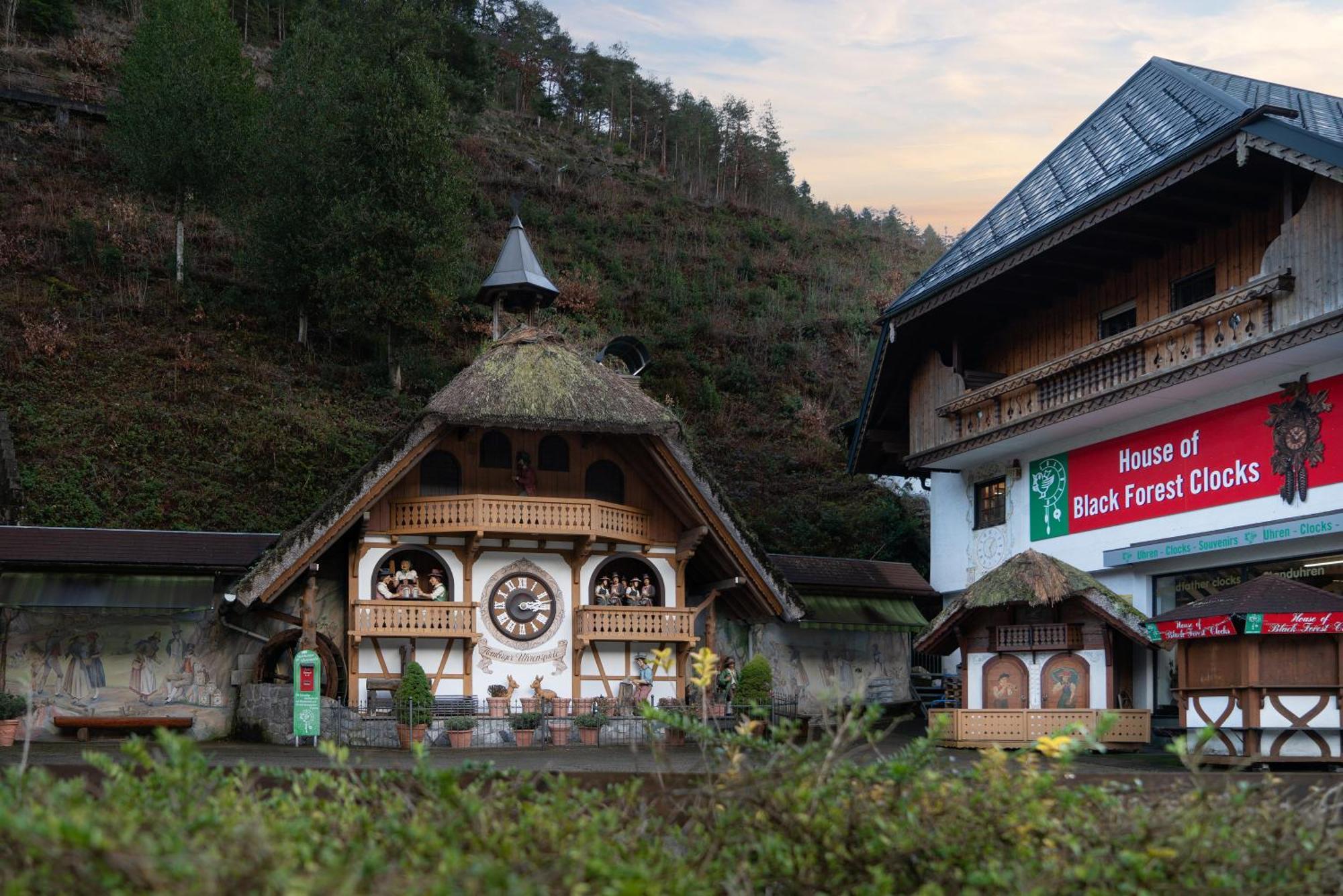 Rita - Atemberaubenden Wasserfaelle Triberg im Schwarzwald Exteriör bild