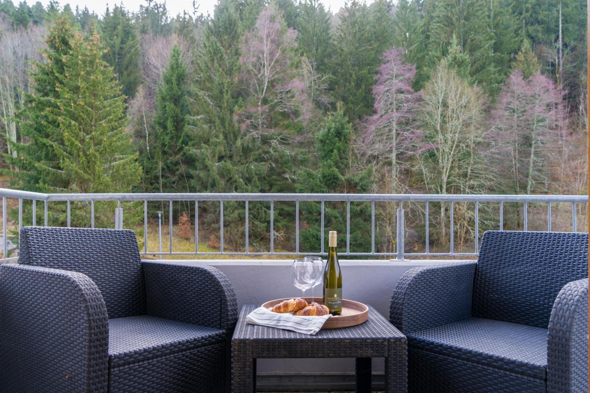 Rita - Atemberaubenden Wasserfaelle Triberg im Schwarzwald Exteriör bild